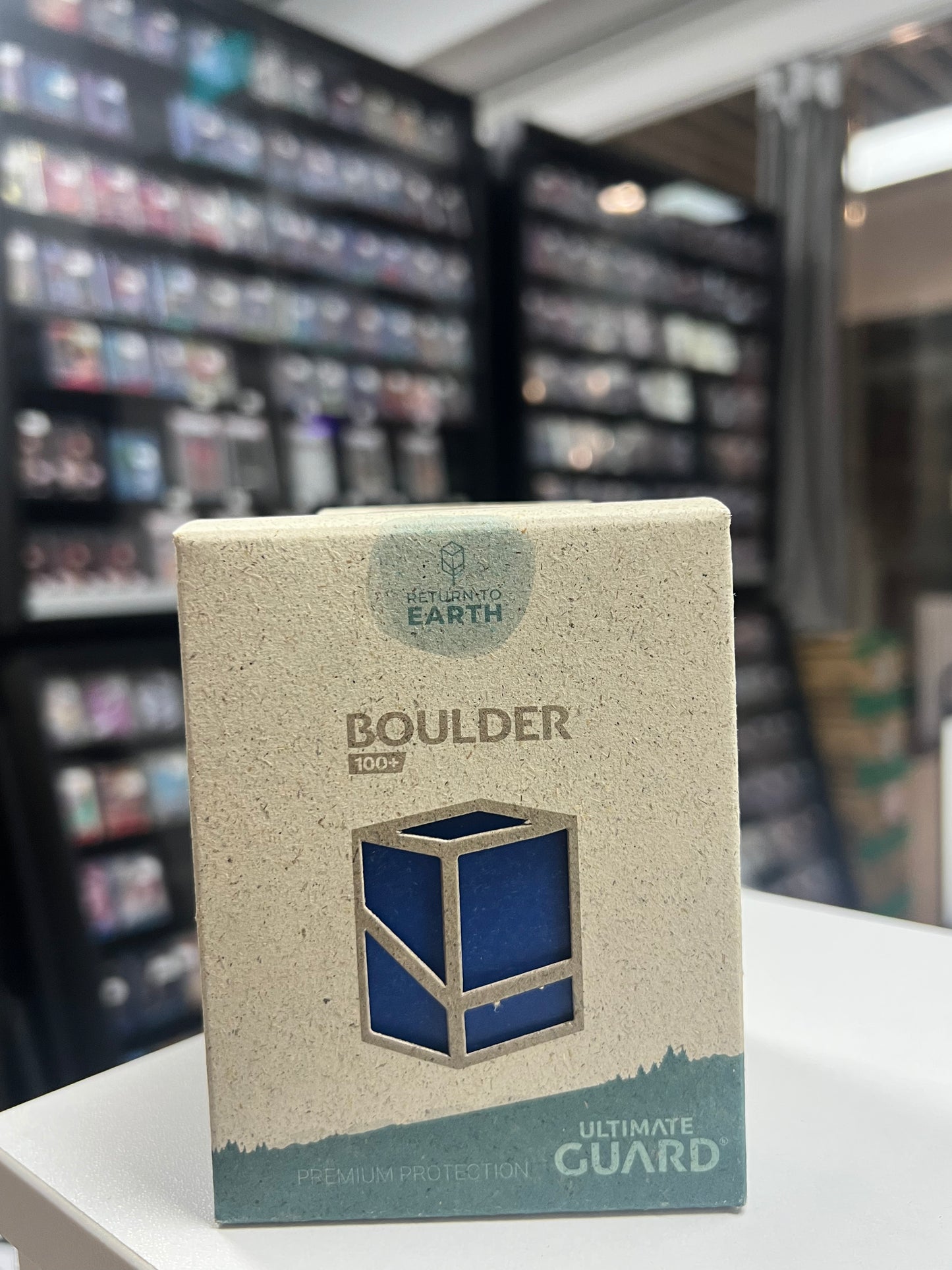 Ultimate Guard Return to Earth Boulder 100+ Deck Case – Blue